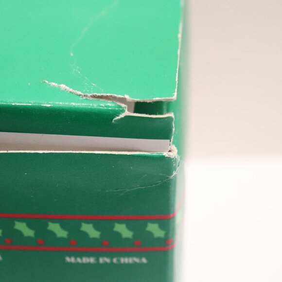 House of Lloyd Christmas Around the World Santa Music Box in a Box - Picture 5 of 10